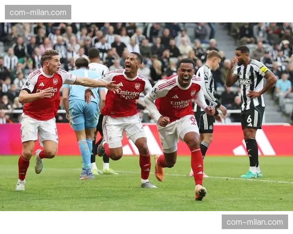 复盘英超中游球队生存之道 战术创新与稳定平衡 复盘英超中游球队生存之道 战术创新与稳定平衡